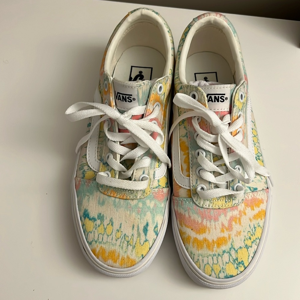 Brand new tie dye vans! Size 8.5